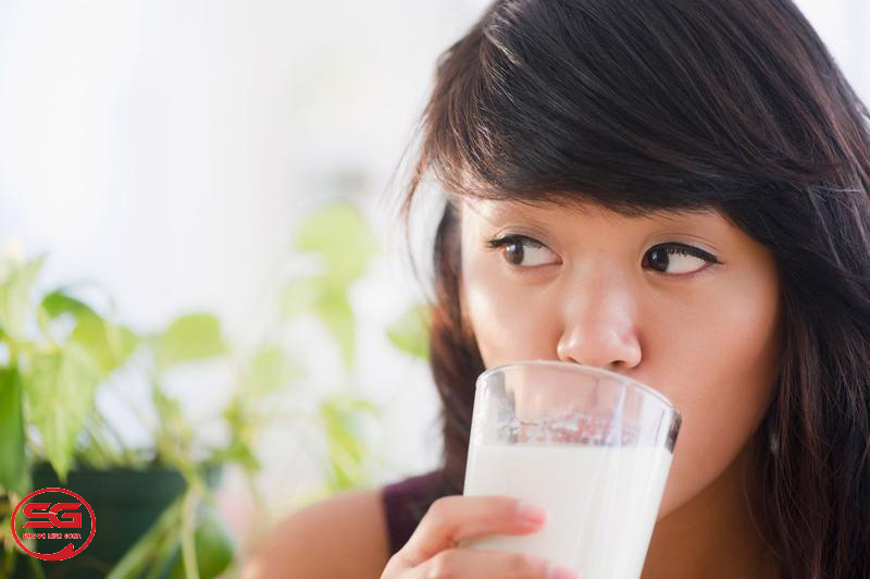 Uống sữa vào thời điểm nào trong ngày là tốt nhất?