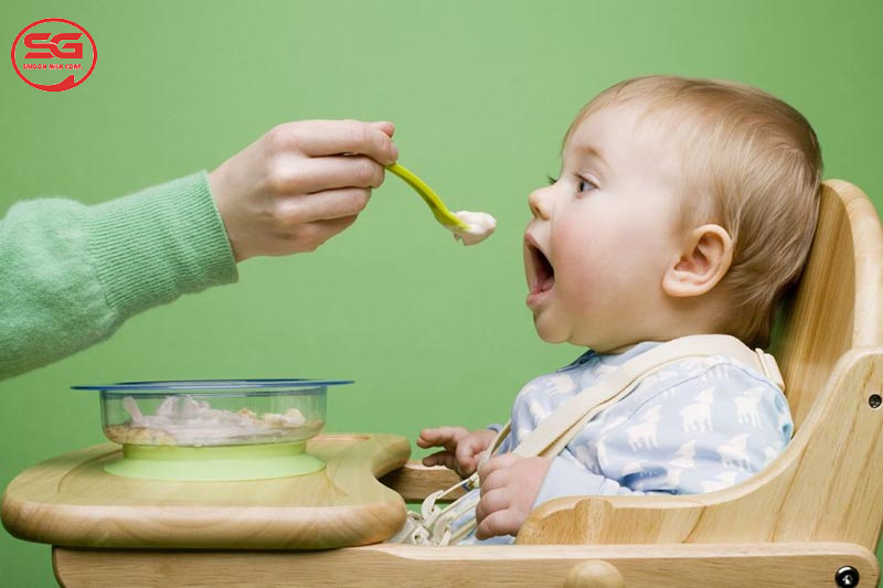 Trẻ em mấy tháng tuổi sử dụng sữa bột được?